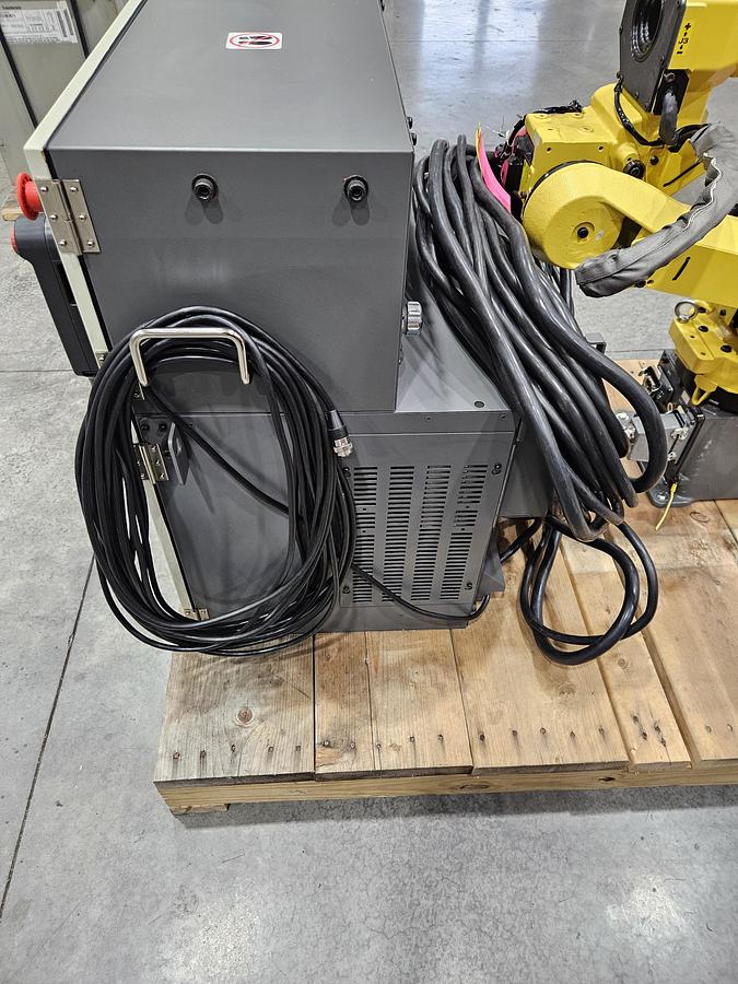 Used Fanuc M-10ia/12 Industrial Robot With R-30ib Controller