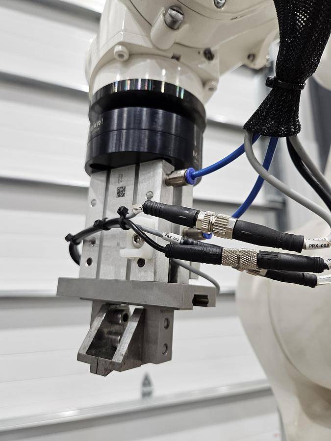 Used KUKA KR10 R1100-2HO Food Grade Industrial Robot With KRC5 Micro Controller