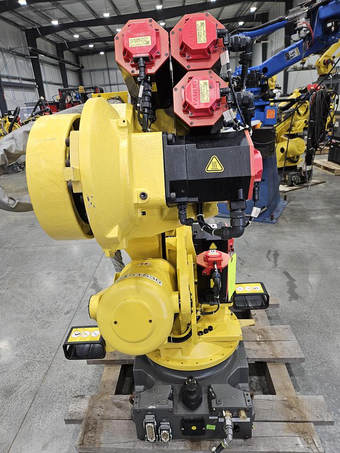 Used Fanuc R-2000ib/125L Industrial Robot With R-30ia Controller