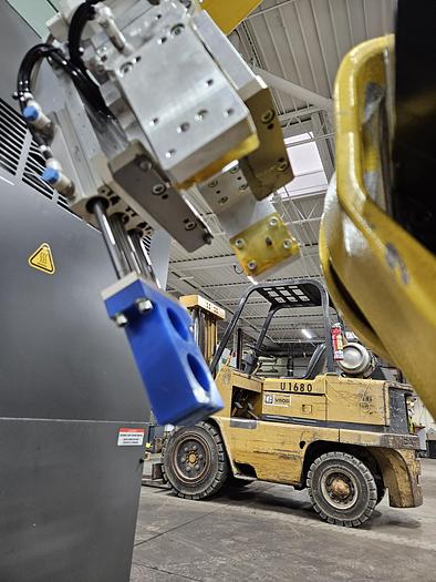 Used Fanuc M-20ia Industrial Robot with R-30ia Controller