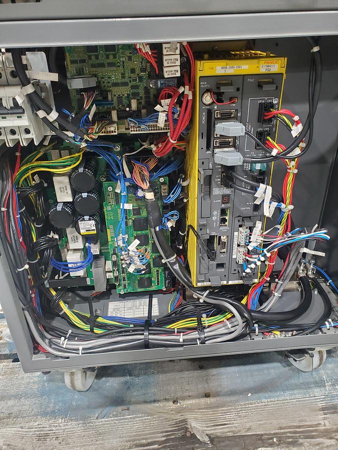 Used Fanuc M-900ia/260L Industrial Robot With R-30ib Controller