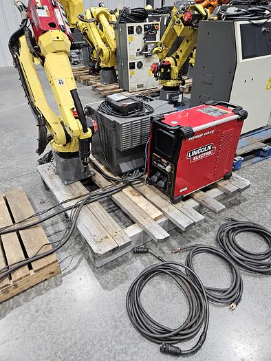 Used Fanuc Arcmate 100ic Industrial Welding Robot With Lincoln PWR350 and Dual Head