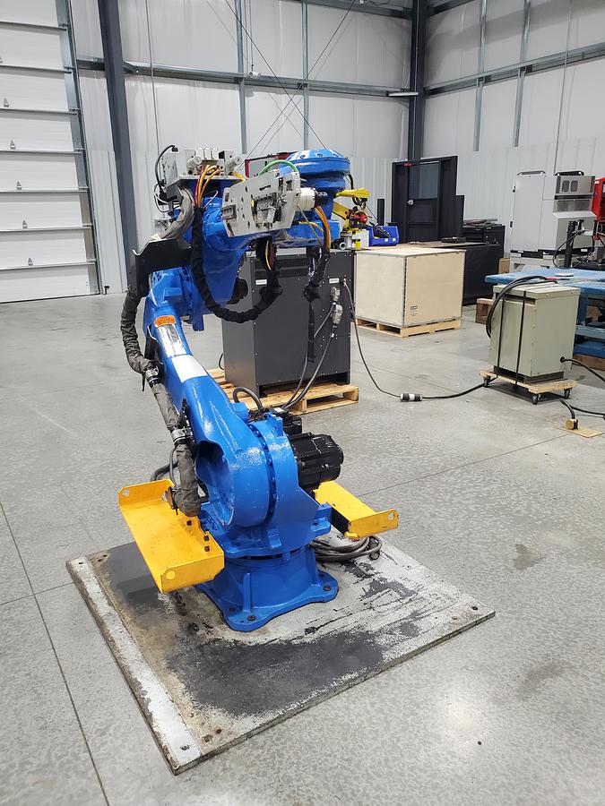 Used Yaskawa Motoman MH50-II Industrial Robot With DX200 controller