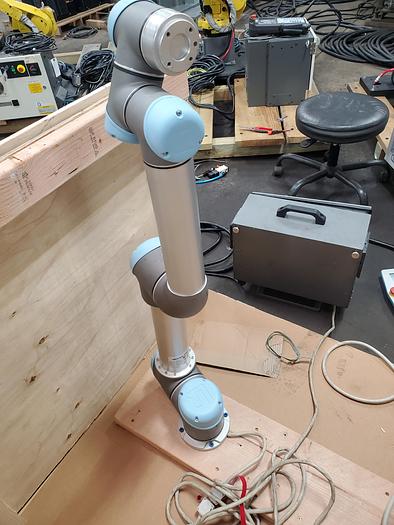 Used 2015 Universal UR5 Industrial Cobot