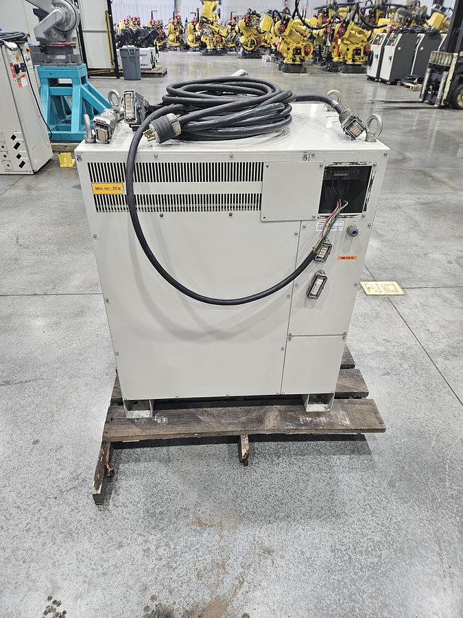 Used Yaskawa Motoman MH6 With DX100 Controller