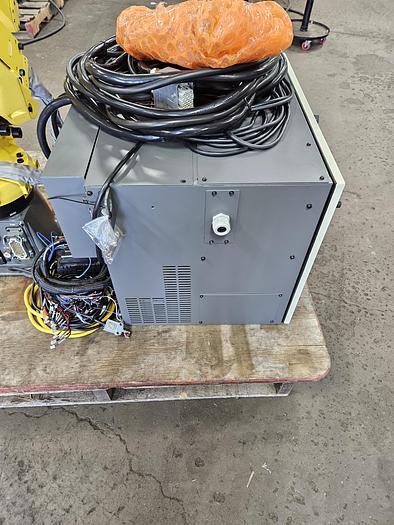 Used 2015 Fanuc M-10ia/12 With R-30ib Controller - F161870