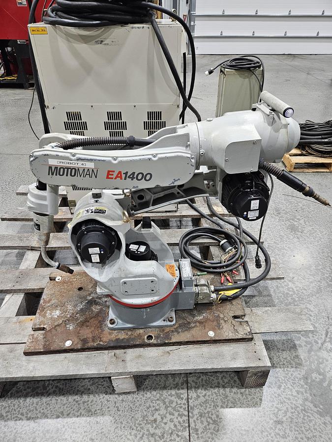 Used Yaskawa Motoman EA1400 Industrial Robot With XRC 2001 Controller