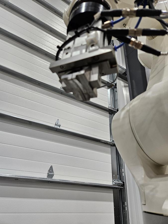 Used KUKA KR10 R1100-2HO Food Grade Industrial Robot With KRC5 Micro Controller