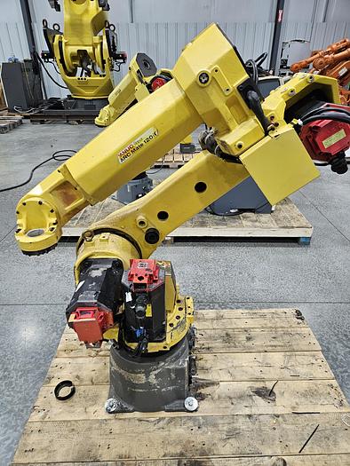 Used FANUC Arcmate 120ic Industrial Robot With R-30ia Controller
