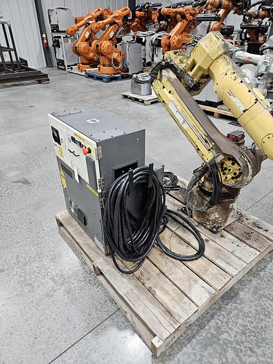 Used FANUC Arcmate 120ic Industrial Robot With R-30ia Controller