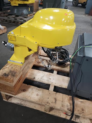 Used Fanuc M-1iA/0.5S Industrial Delta Robot With R-30ib Controller
