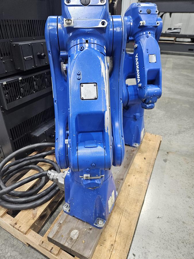 Used Dual Arm Yaskawa GP8 Industrial Robots W/ YRC1000 Controller