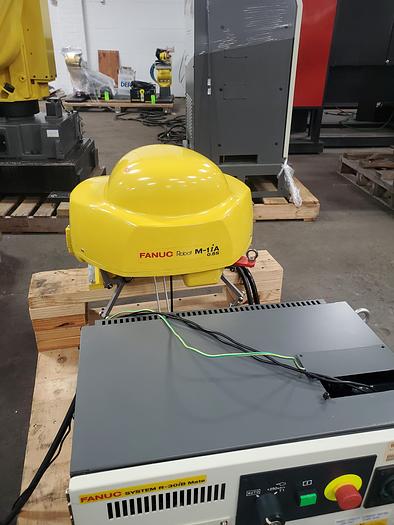 Used Fanuc M-1iA/0.5S Industrial Delta Robot With R-30ib Controller