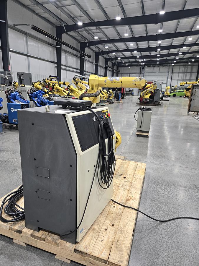 Used FANUC Arcmate 120ic Industrial Robot With R-30ia Controller