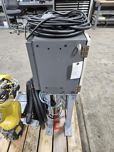 Used Fanuc LR Mate 200iD/7L Industrial Robot With R-30ib Plus Controller 