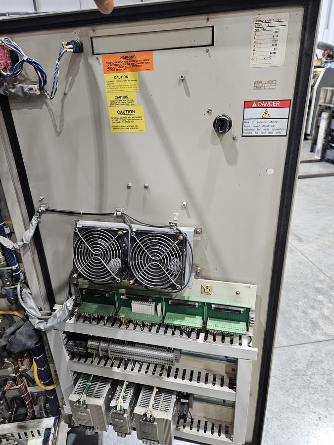 Used Dual Arm Yaskawa EA1900N and UP50N Welding Robots With Auto Axcess 450