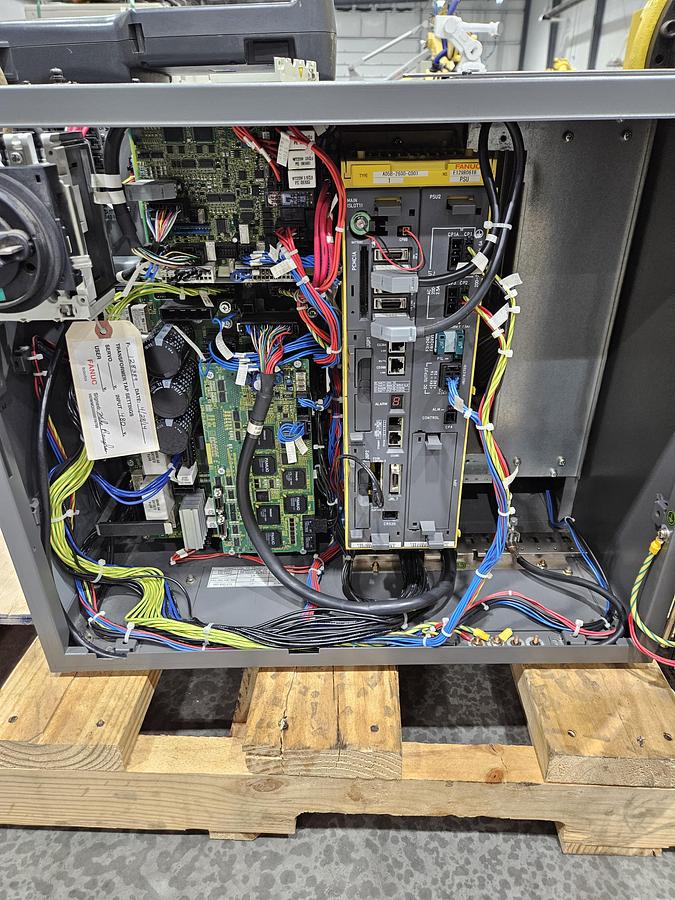 Used FANUC M-710ic/20L Industrial Robot With R-30ia Controller and Lincoln Powerwave R450 STT