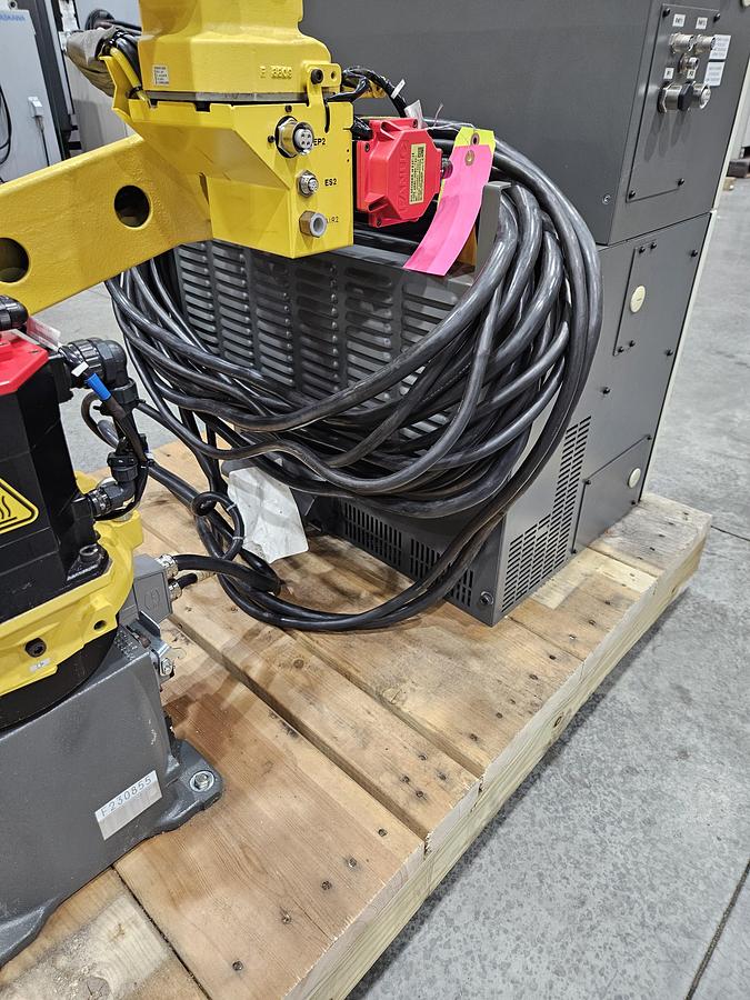 Used Fanuc M-10ia/12 Industrial Robot With R-30ib Controller