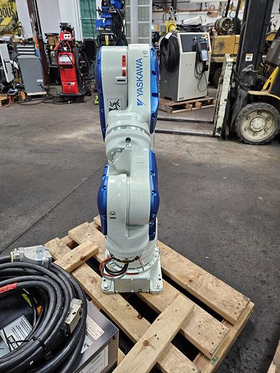 Used Yaskawa Motoman SIA20F Industrial Robot With FS100 Controller