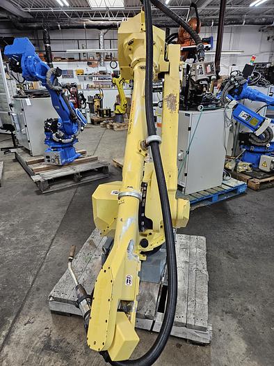 Used FANUC M-710ic/20L With R-30ia Controller and Lincoln Powerwave R450 STT