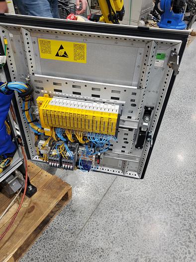 Used ABB IRB 7600-340/2.8 Industrial Robot With IRC5 Controller