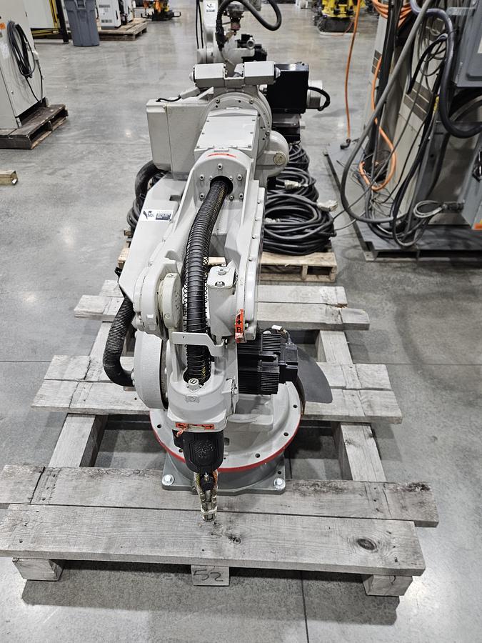 Used Dual Arm Yaskawa EA1900N and UP50N Welding Robots With Auto Axcess 450
