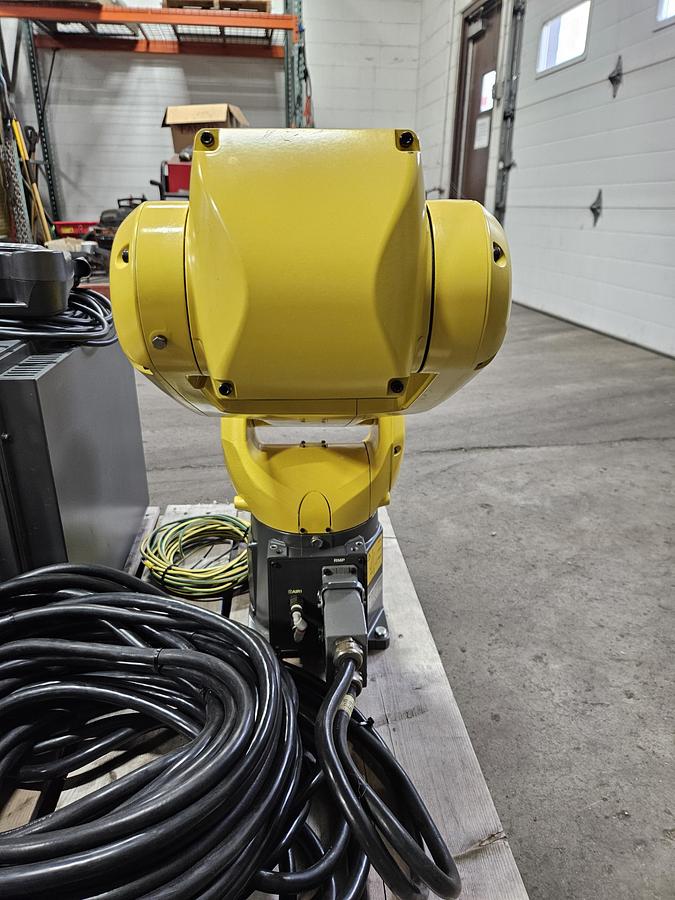 Used Fanuc LR Mate 200iD/7WP Industrial Robot With R-30ib Controller