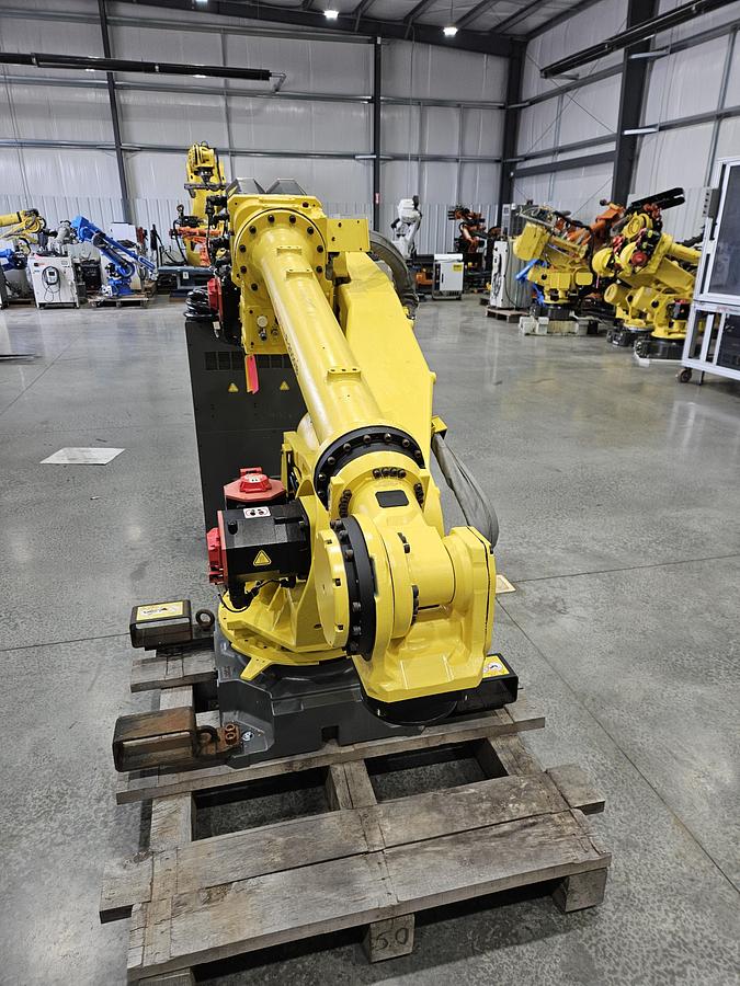 Used Fanuc R-2000ib/125L Industrial Robot With R-30ia Controller