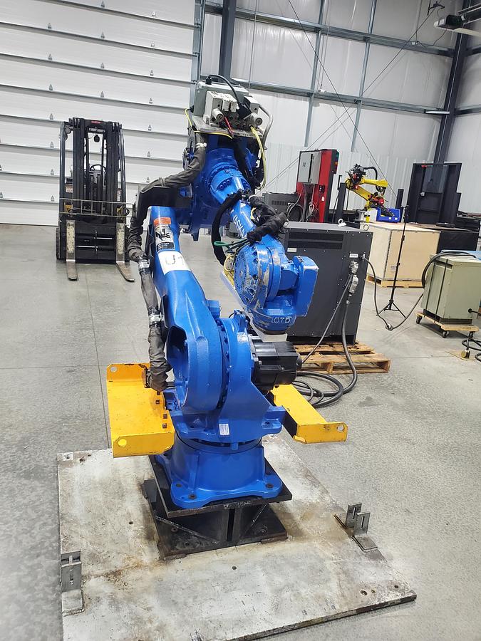 Used Yaskawa Motoman MH50-II Industrial Robot With DX200 Controller