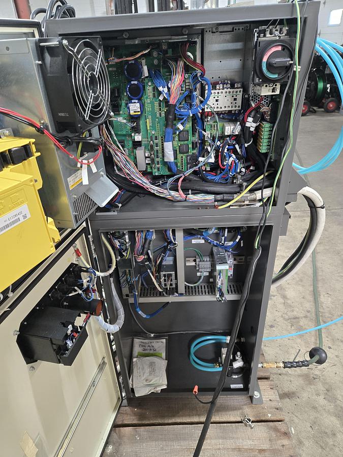 Used Fanuc Paint Mate 200ia/5L industrial Paint Robot With R-30ib Controller