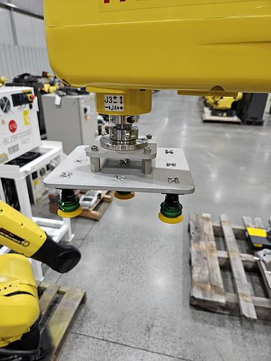 Used Fanuc SR-12ia Industrial SCARA Robot With R-30ib Plus Controller - Unused