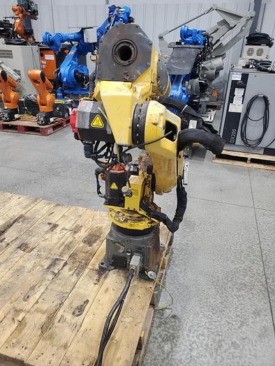 Used FANUC Arcmate 120ic Industrial Robot With R-30ia Controller