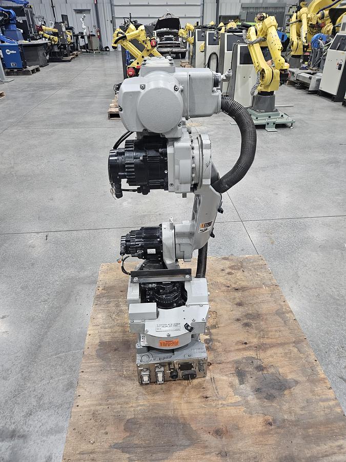Used Yaskawa Motoman MH6 With DX100 Controller