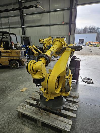 Used Fanuc R-2000ic/210F Industrial Robot With R-30ib Controller