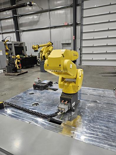 Used Fanuc LR Mate 200iC/5L Industrial Robot With R-30ia Controller - Very Low Hours