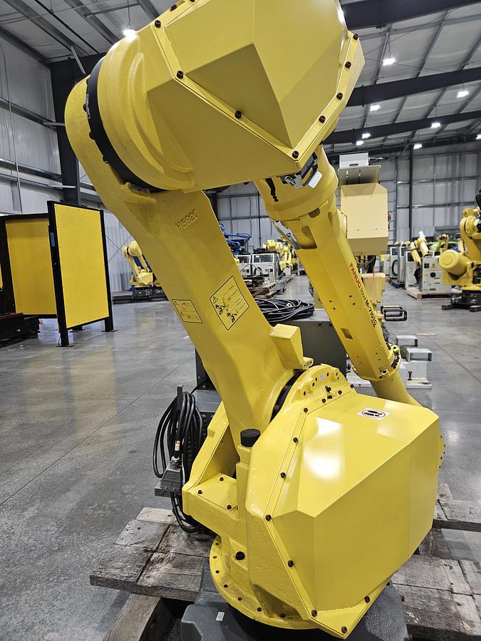 Used FANUC M-710ic/20M Industrial Robot With R-30ib Controller