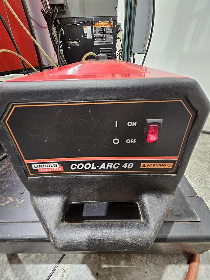 Used Lincoln system 35 weld cell Fanuc 120iC/10L with dual headstock positioners