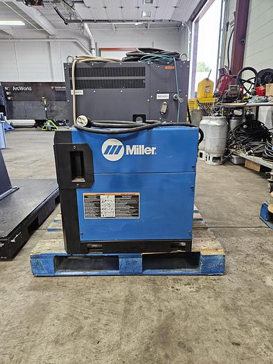Used Yaskawa Motoman MA1440 With DX200 Controller And Miller Auto Continuum 350