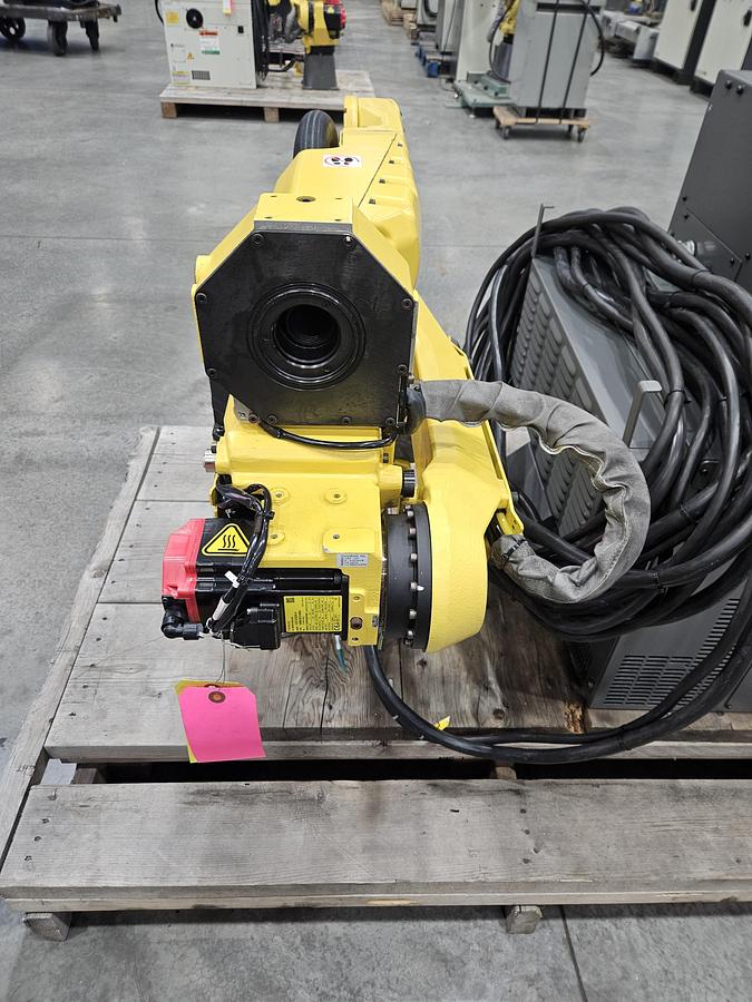 Used Fanuc M-10ia/12 Industrial Robot With R-30ib Controller