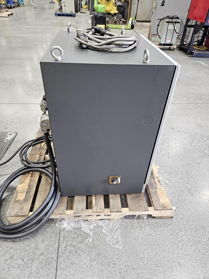 Used Yaskawa Motoman MH50-II Industrial Robot With DX200 Controller