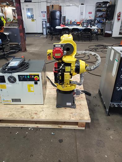 Used Fanuc M-10ia/10M Industrial Robot With R-30ib Controller