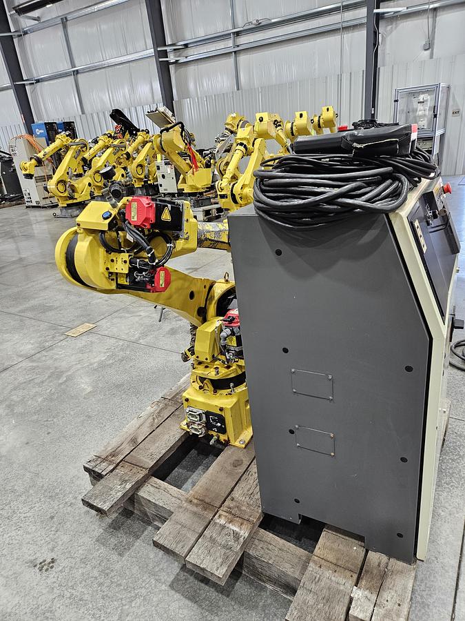 Used Fanuc M-16ib/20 Industrial Robot With R-J3ib Controller