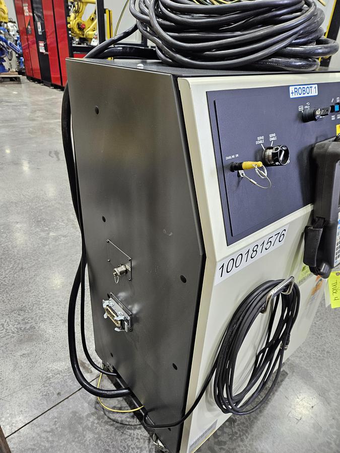 Used Fanuc R-2000ib/125L Industrial Robot With R-30ia Controller