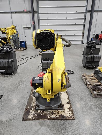 Used Fanuc R-2000ic/210F Industrial Robot With R-30ib Controller