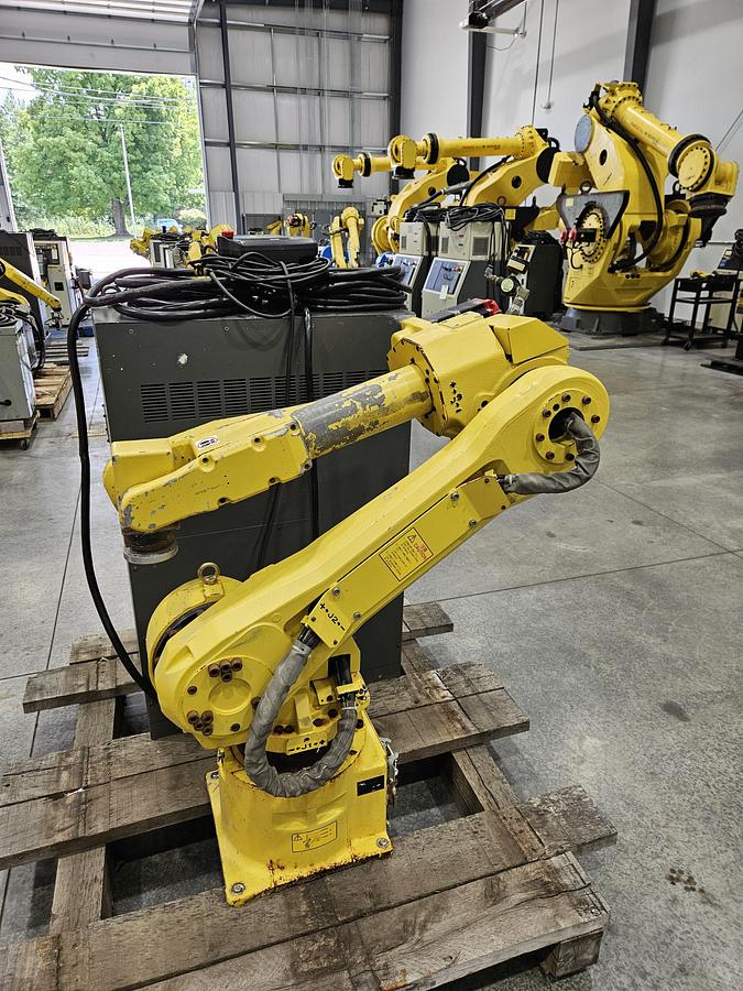 Used Fanuc M-16ib/20 Industrial Robot With R-J3ib Controller