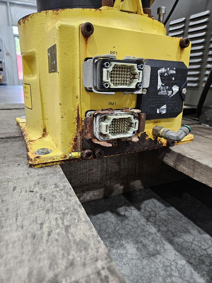 Used Fanuc M-16ib/20 Industrial Robot With R-J3ib Controller
