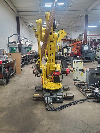 Used Fanuc M-410ic/315 Industrial Palletizing Robot With R-30ib Controller