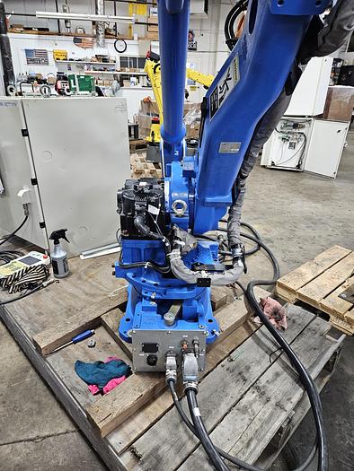 Used Yaskawa Motoman MH50-20 Industrial Robot With DX100