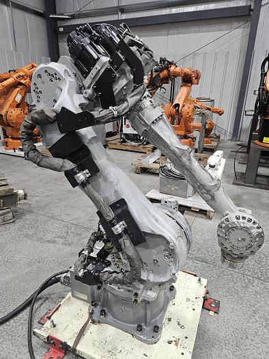 Used Yaskawa Motoman MH50 Industrial Robot With DX100 Controller