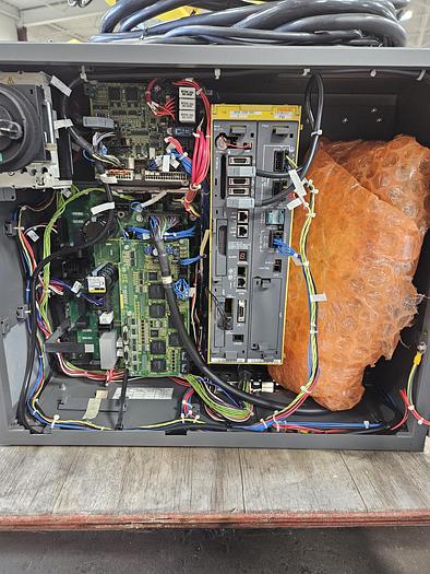 Used 2015 Fanuc M-10ia/12 With R-30ib Controller - F161870